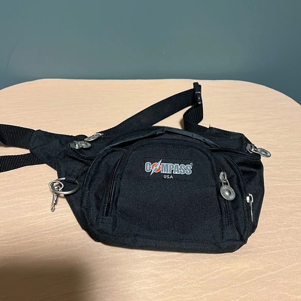 🌞3/$25 Compass USA Compact Fannypack